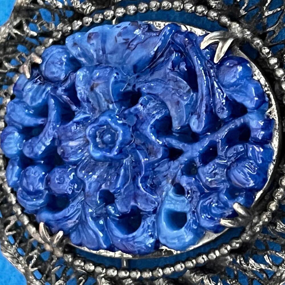 1960s Peking Blue Glass Japanned Oval Brooch - Picture 4 of 6